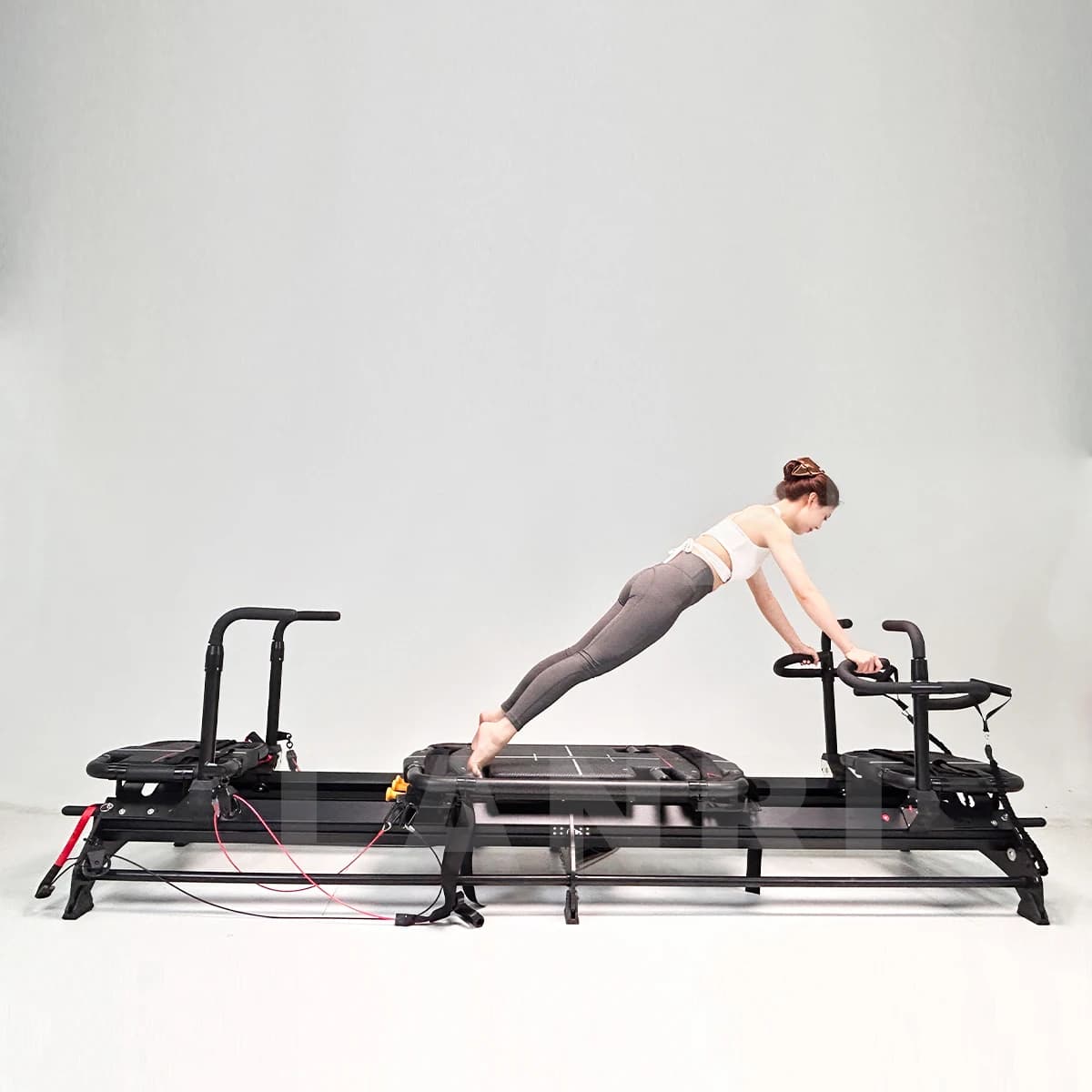 Machine de transformateur de Pilates d'entraînement d'équilibre réglable de mégaformateur de Pilates