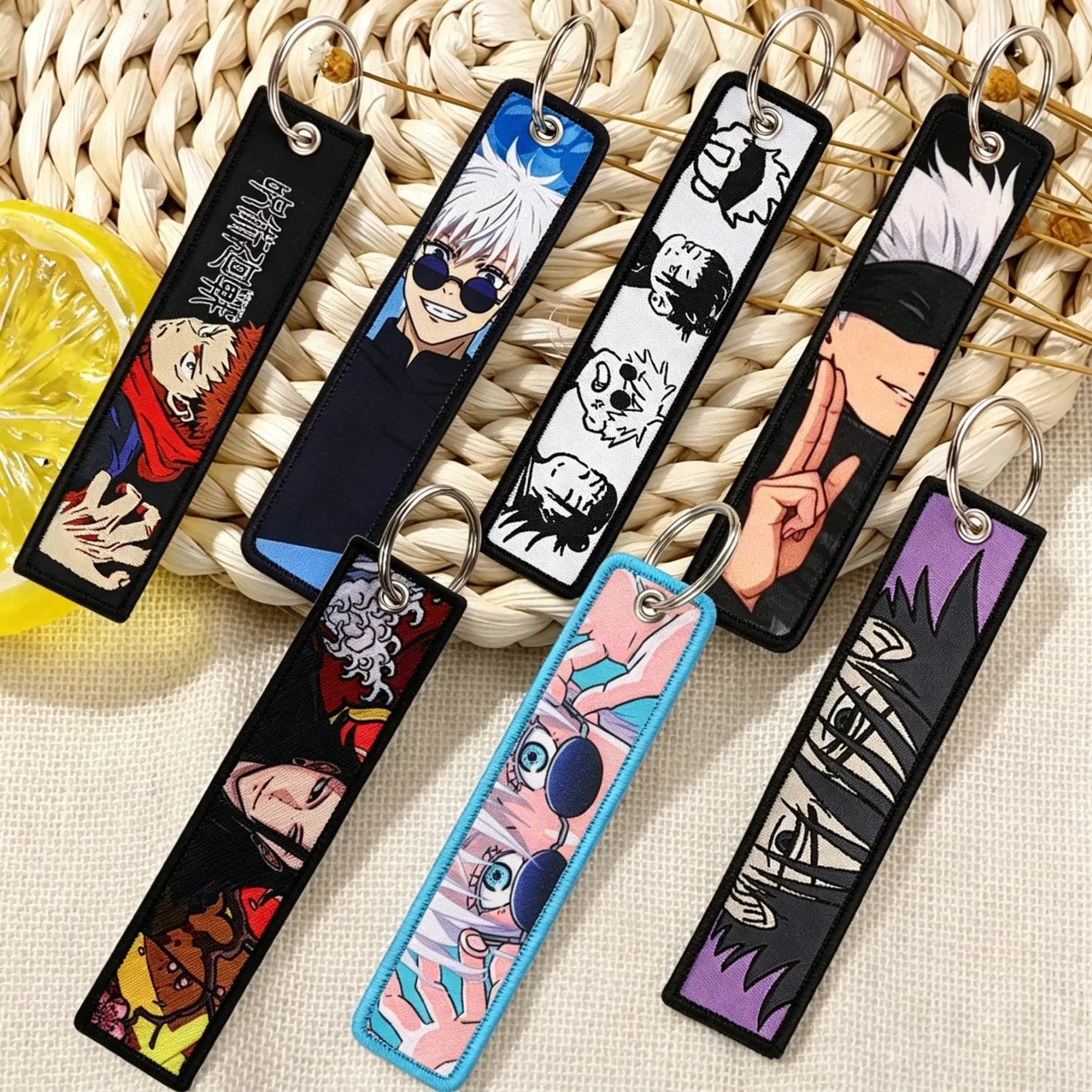 Porte-clés brodés Anime, étiquettes de clés Manga, porte-clés pour femmes et hommes, porte-clés de voiture, accessoires de cosplay, cadeau pour fans Chaveiro