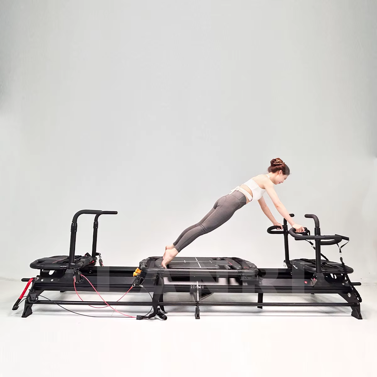 Machine de transformateur de Pilates d'entraînement d'équilibre réglable de mégaformateur de Pilates