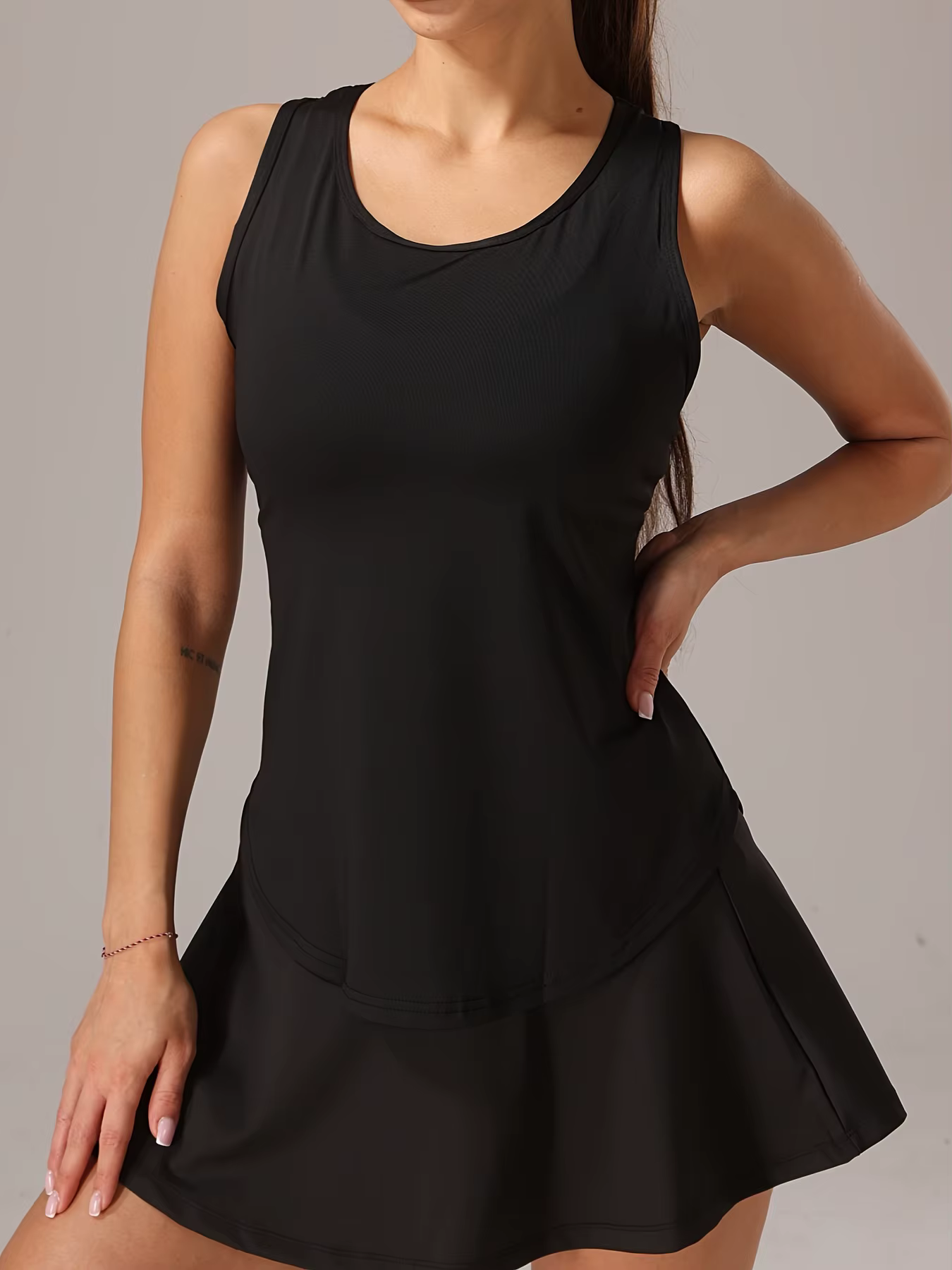 Débardeur athlétique sans manches pour femme – Dos en maille et design croisé
