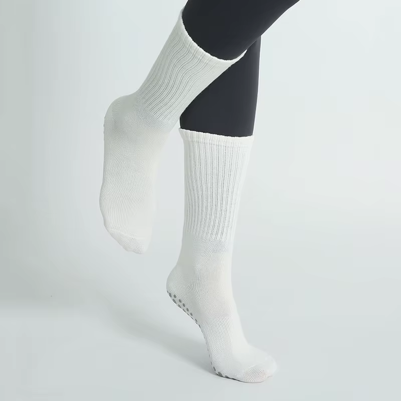 Chaussettes de Yoga professionnelles pour femmes, en coton, mi-tube, antidérapantes, en Silicone, po