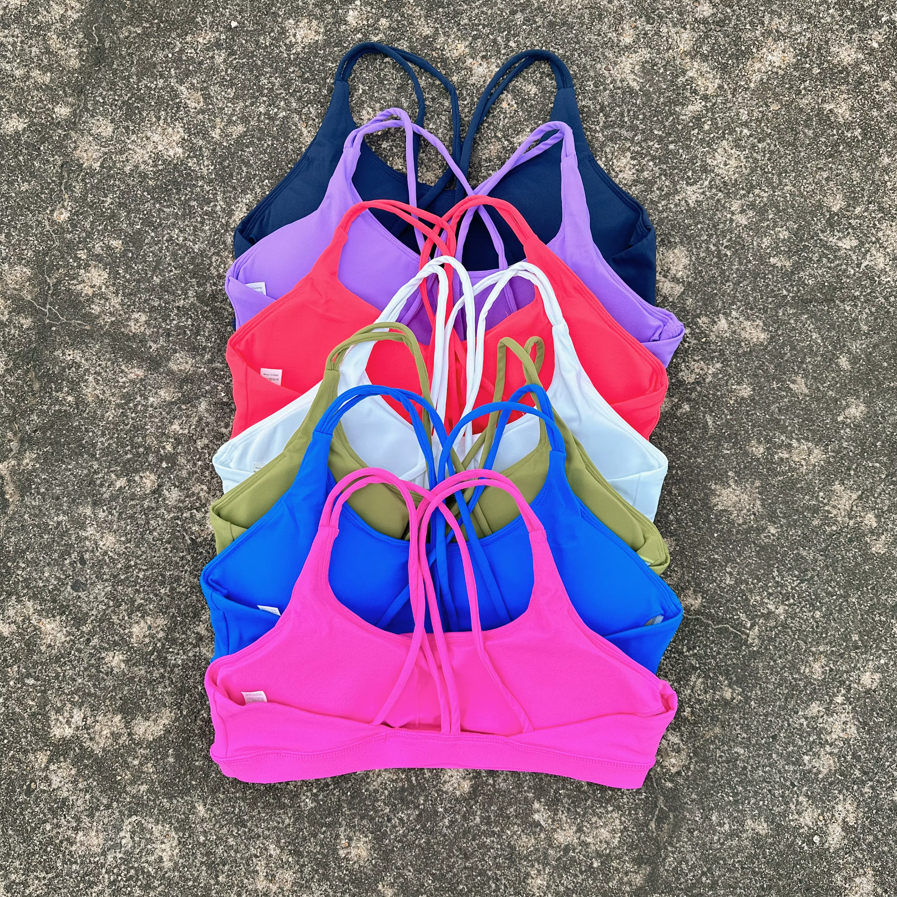 Couleur unie haute résistance Gym sous-vêtements Yoga croix femmes Fitness Sport soutien-gorge haut