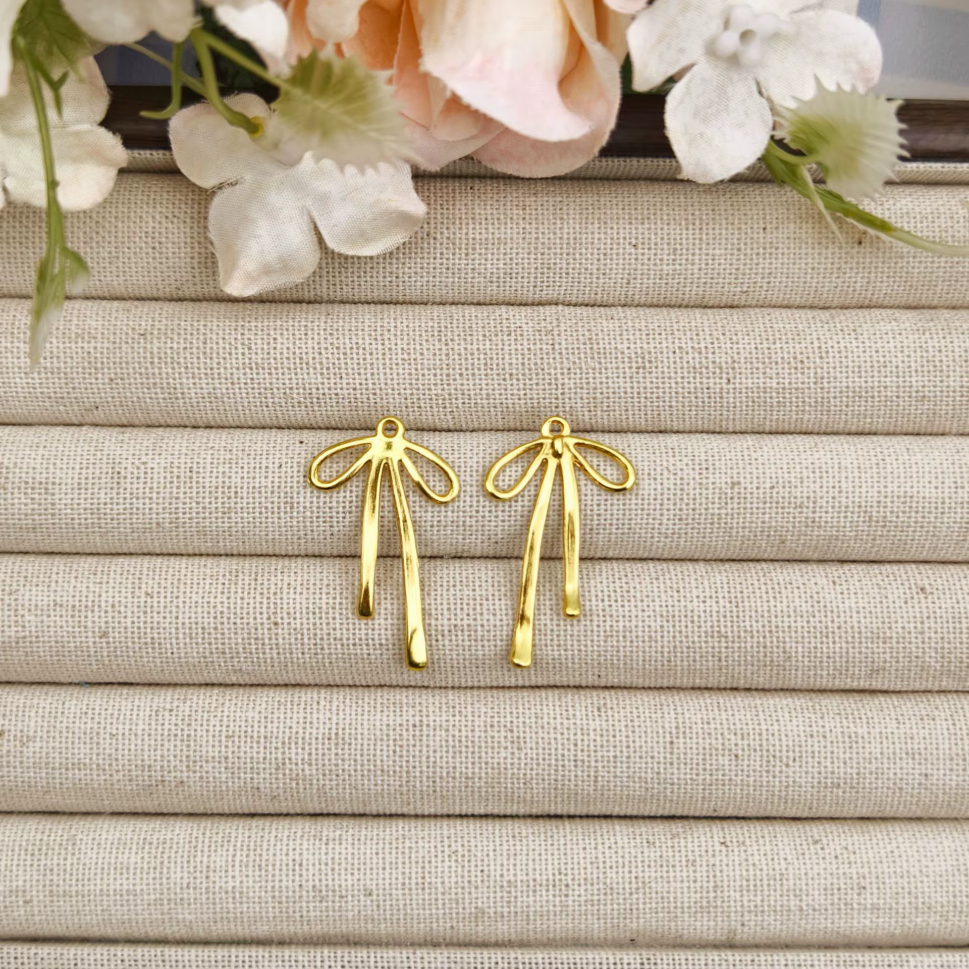 Accessoires mignons en métal doré en forme de nœud, matériaux de bricolage en gros, accessoires DIY,