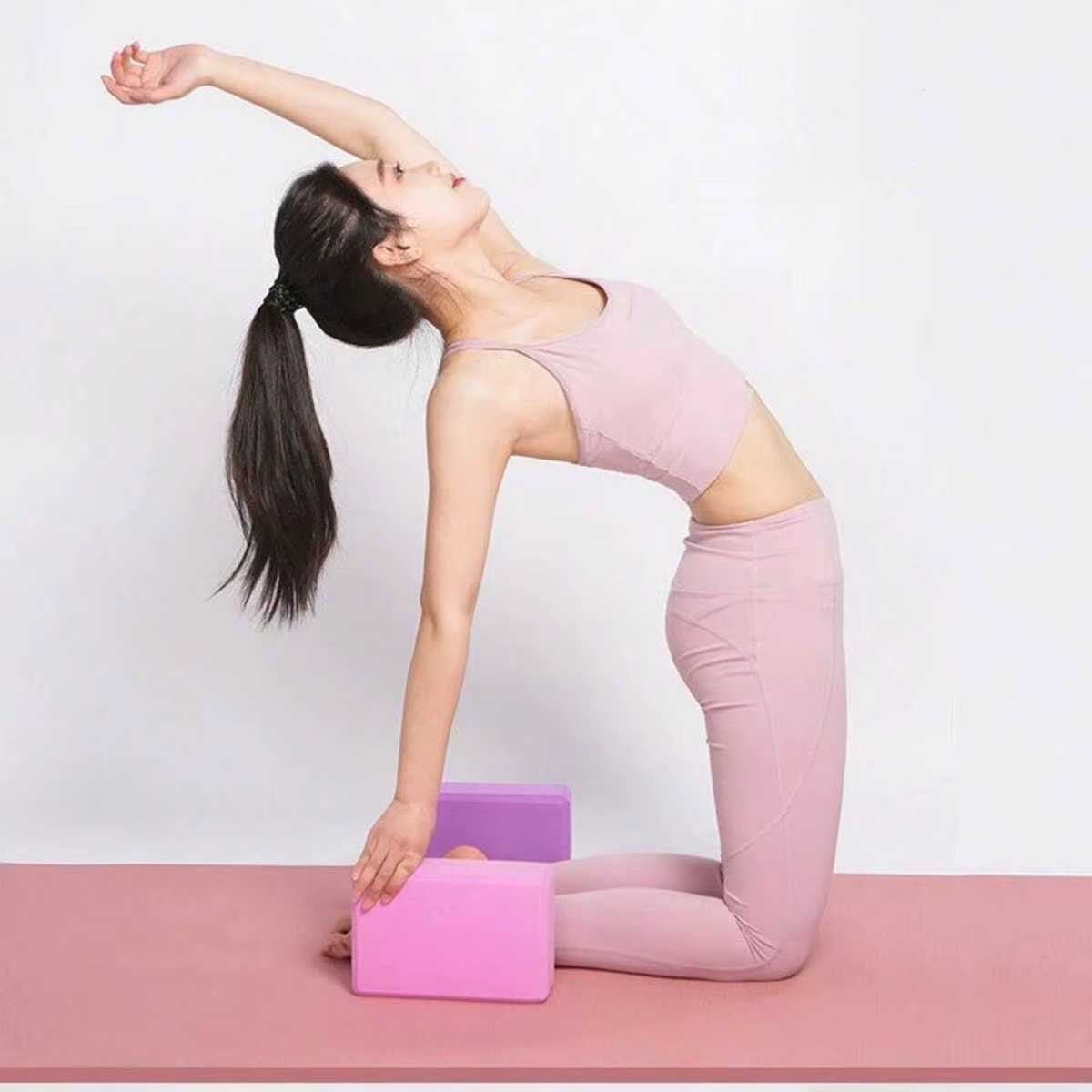 Un morceau de brique de yoga écologique EVA