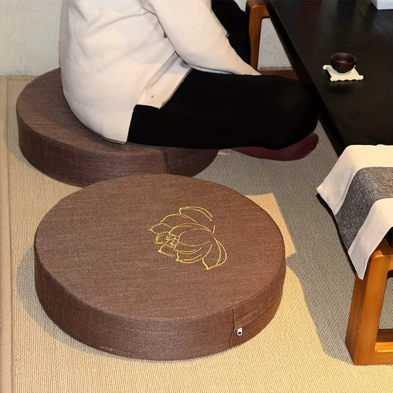 Coussin de méditation rond brodé à la main