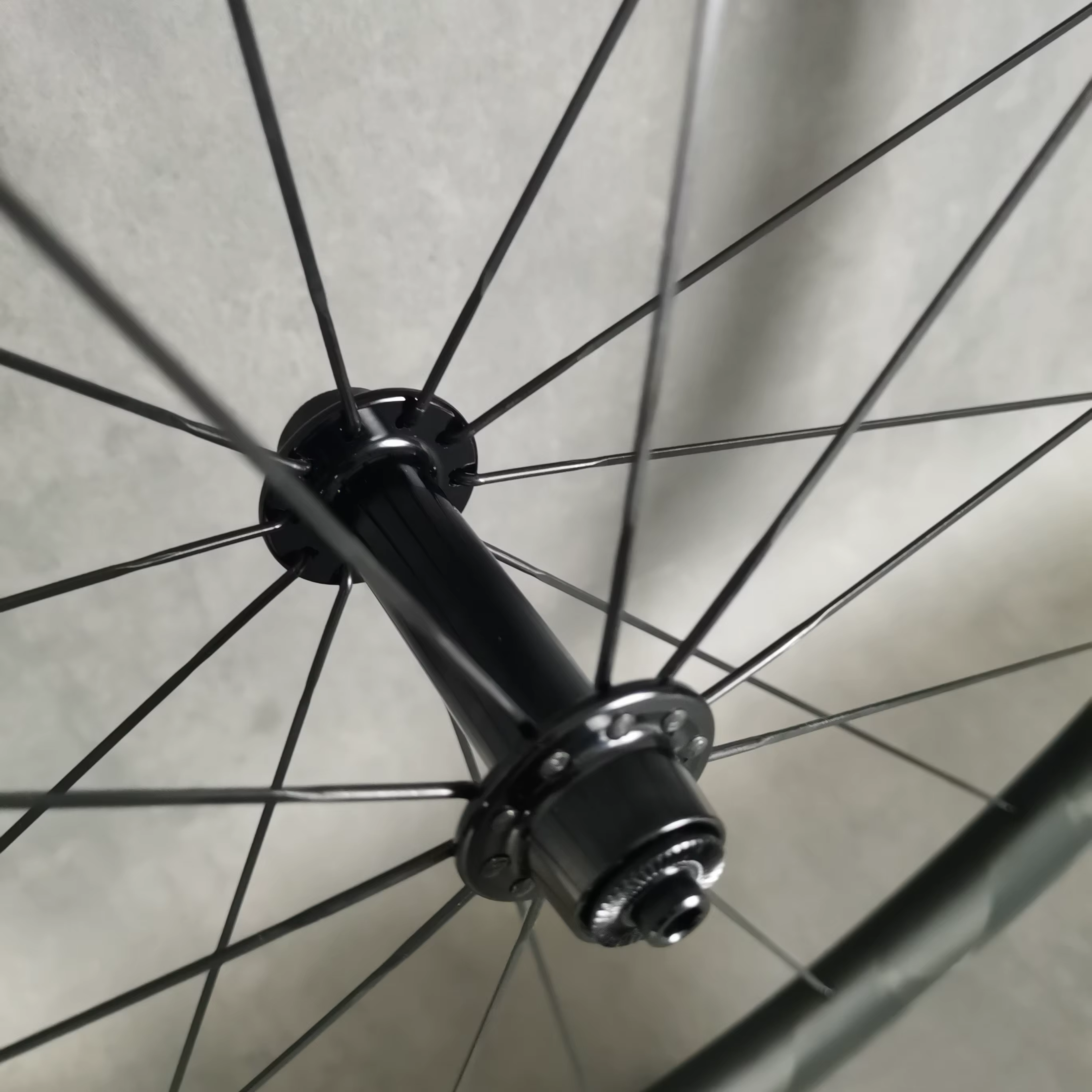 Roues en carbone 700C pour vélo de route, frein V, profondeur 45/50/60 mm, largeur 25 mm, finition mate, moyeu R13, 11-12 vitesses, logo personnalisé