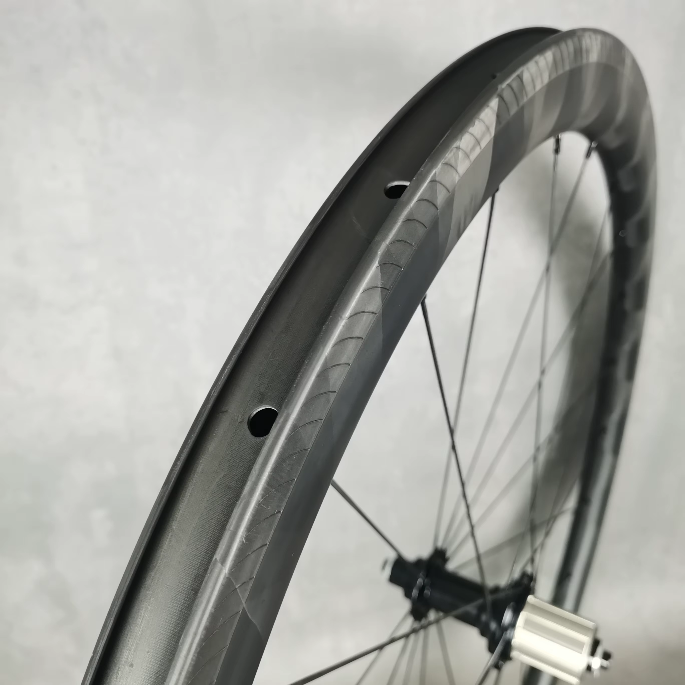 Roues en carbone 700C pour vélo de route, frein V, profondeur 45/50/60 mm, largeur 25 mm, finition mate, moyeu R13, 11-12 vitesses, logo personnalisé