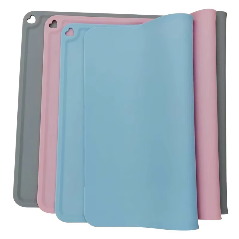 Tapis pour animaux de compagnie antidérapant imperméable de qualité pour animaux de compagnie couleur Silicone tapis de nourriture pour animaux de compagnie bol pour animaux de compagnie coussin d'eau