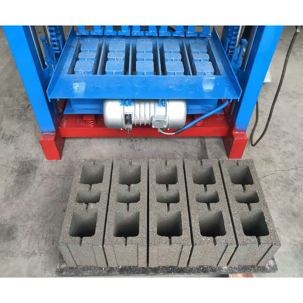 Machine de fabrication de cylindres de ciment et de briques de ciment, Machine à quatre colonnes, Machine multifonctionnelle pour briques de blocs de béton