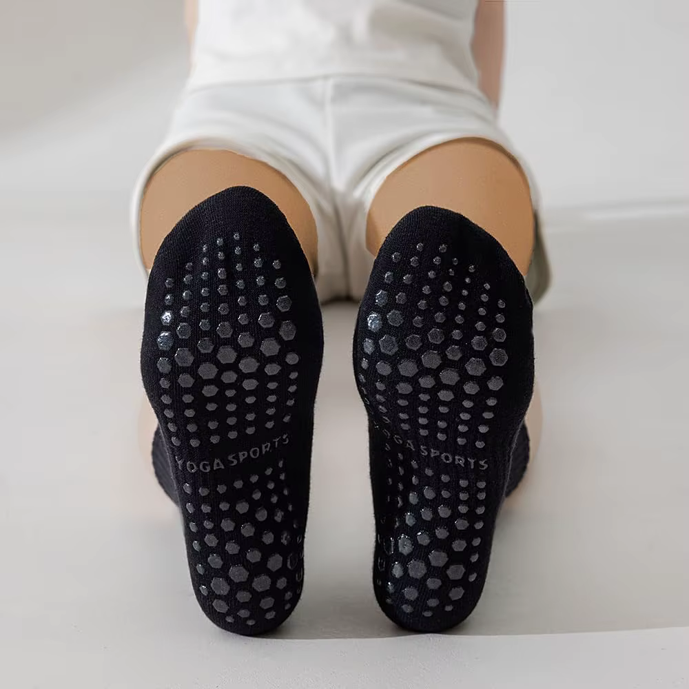 3 paires de chaussettes Pilates pour femmes avec sangles de préhension pour le yoga