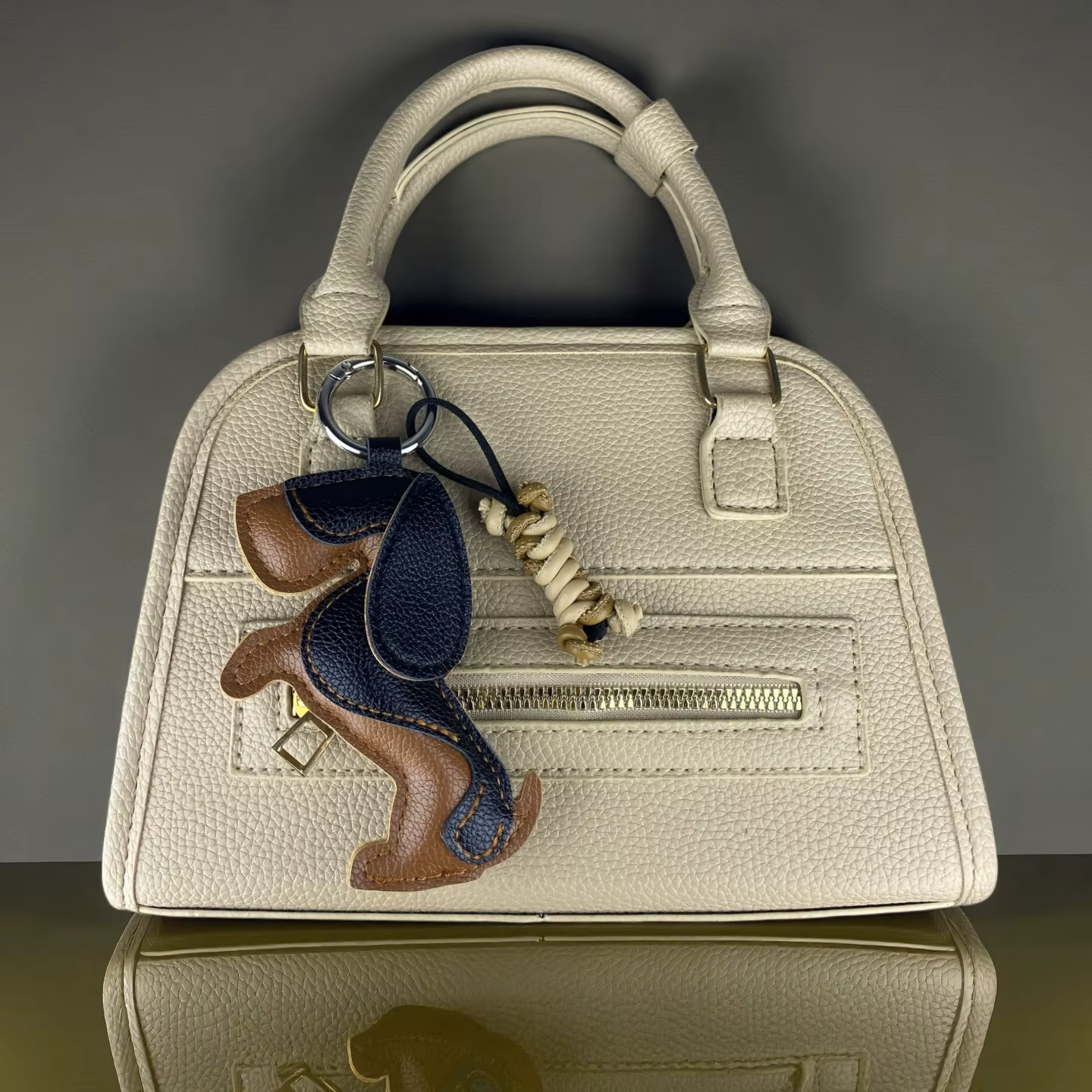 Ensemble de porte-clés et breloques de sac en cuir PU motif chiot mignon - Pendentif chien / Accessoire en cuir tressé en forme d'os, Ornement tendance pour sac à main