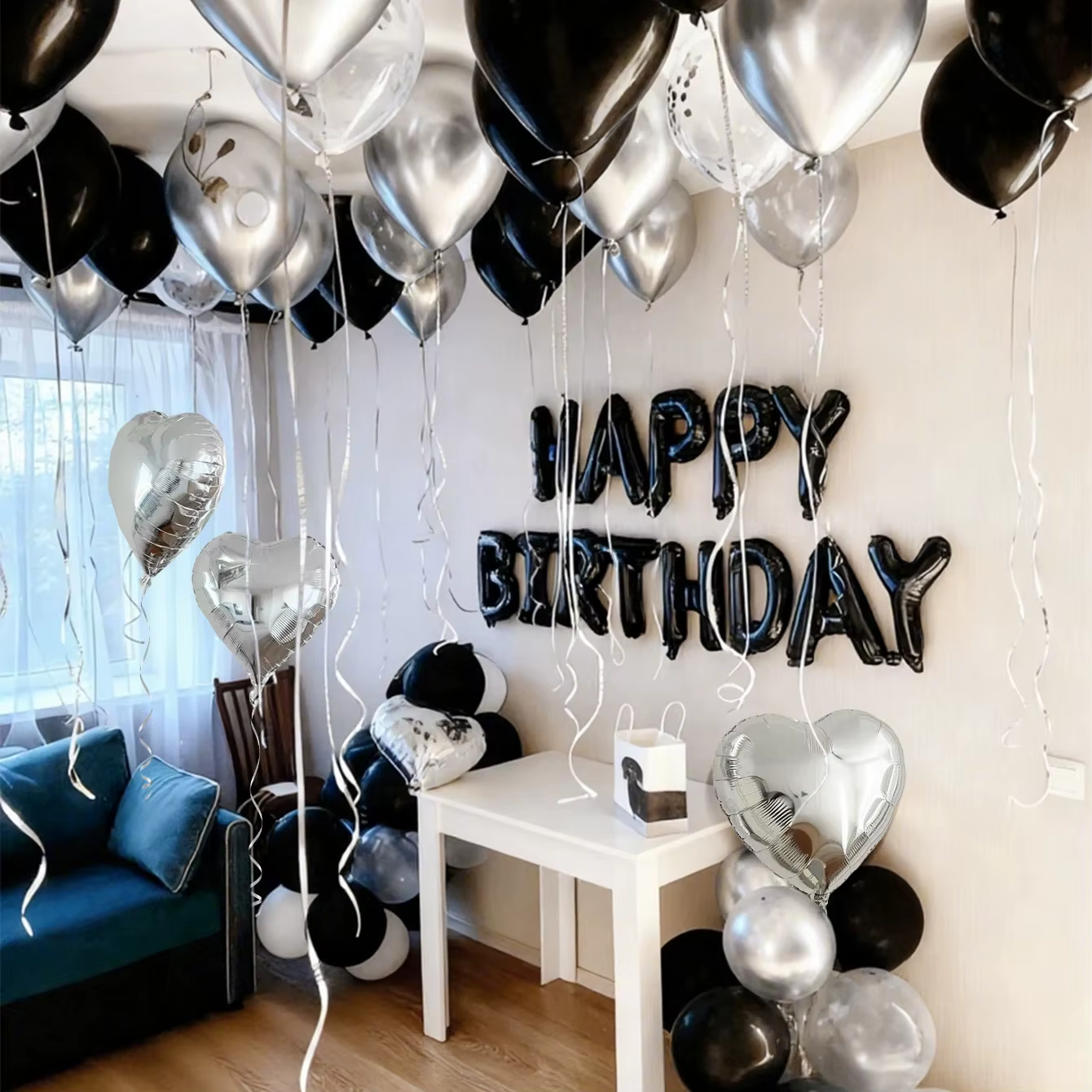 Ensemble de ballons joyeux anniversaire argentés et noirs, adaptés à la décoration de fête d'anniversaire et aux accessoires photo