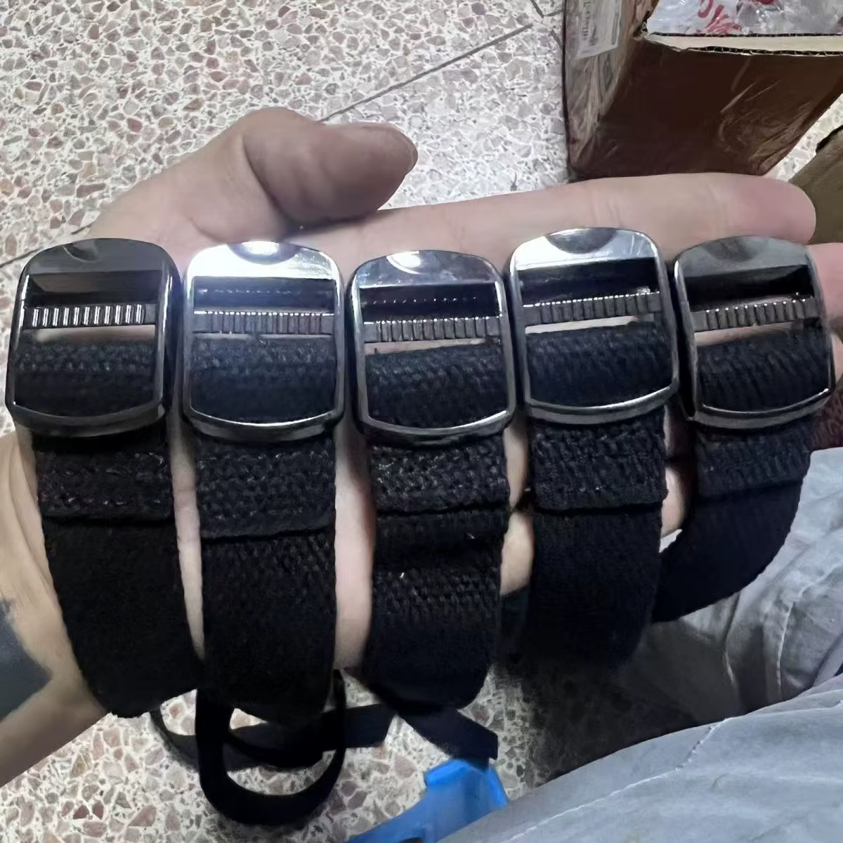 Sangle de fixation de lutte des bras