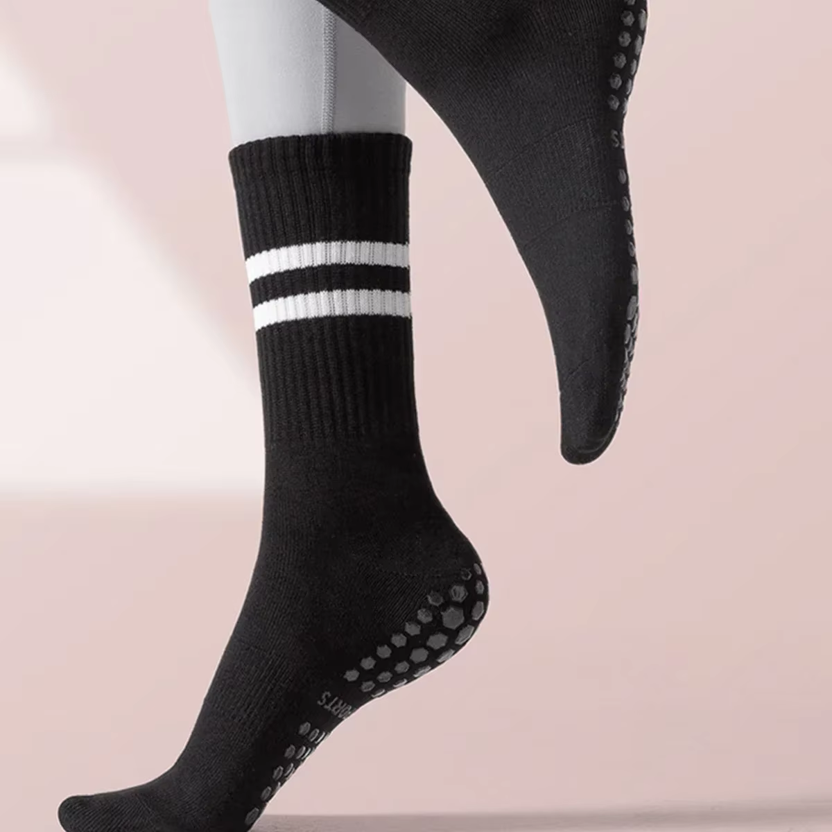 2025 nouvelles chaussettes Pilates avec poignées pour femmes