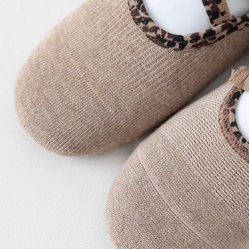 Chaussettes de yoga pour femmes en coton avec barre pivotante en silicone antidérapante pour Pilates