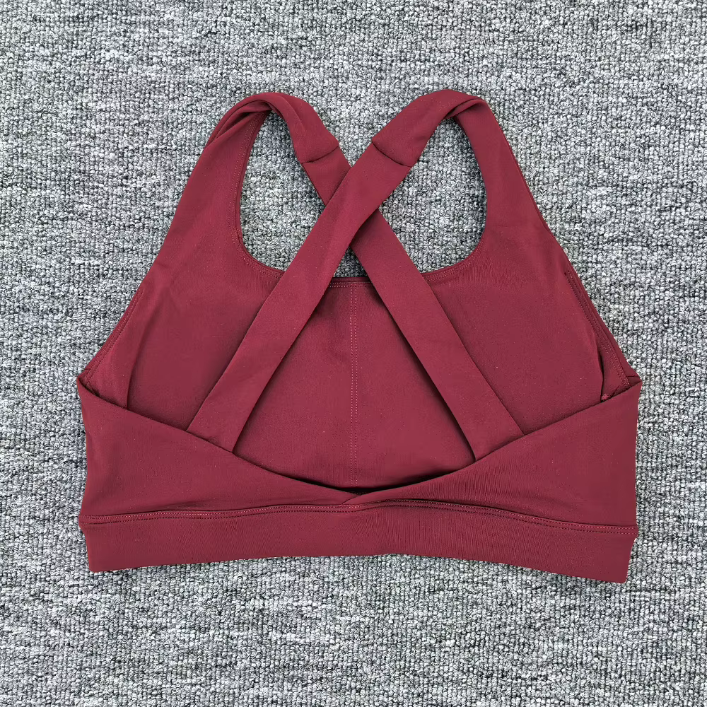 Femmes sport soutien-gorge croix haut